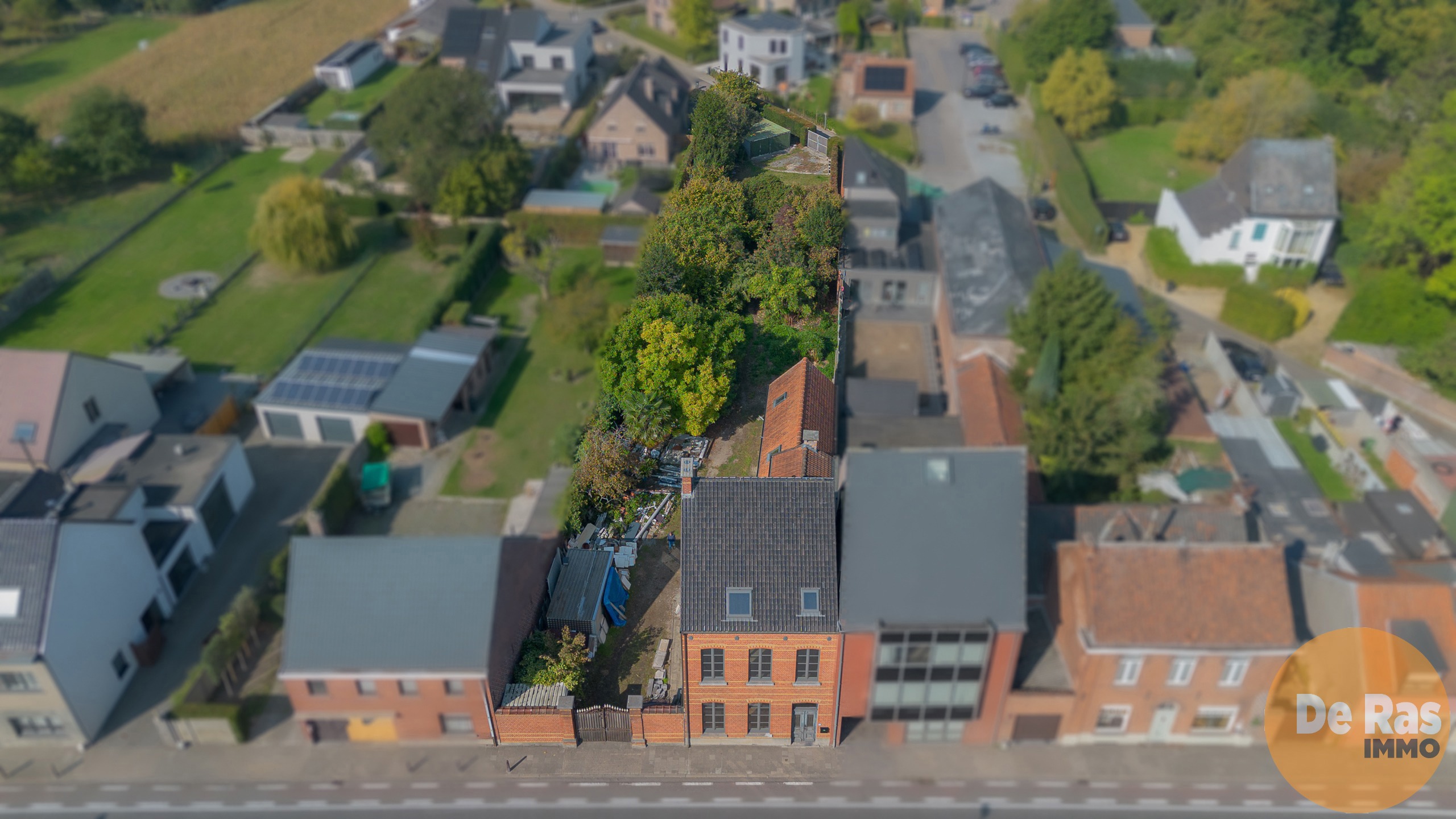 GIJZEGEM - Te renoveren herenhuis op een perceel van 1520 m² - foto 2