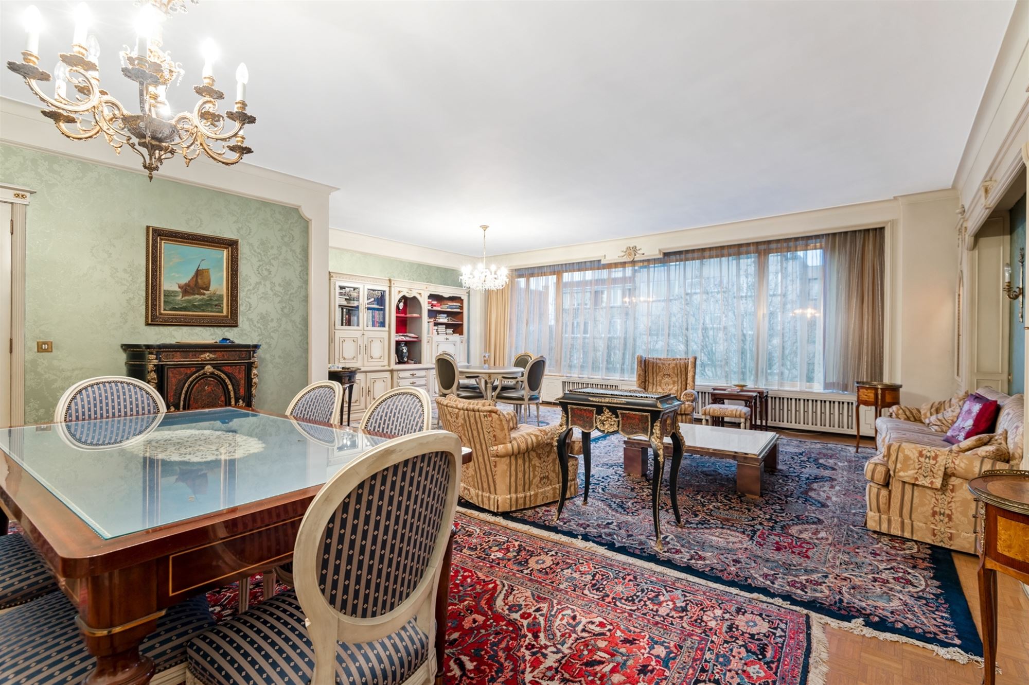 Royaal appartement met 4 slaapkamers op centrale locatie - foto 4