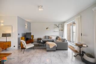 Op een uitstekende locatie nabij het centrum van Keerbergen bevindt zicht dit instapklaar 3 slaapkamer duplex-appartement met terras en 2...