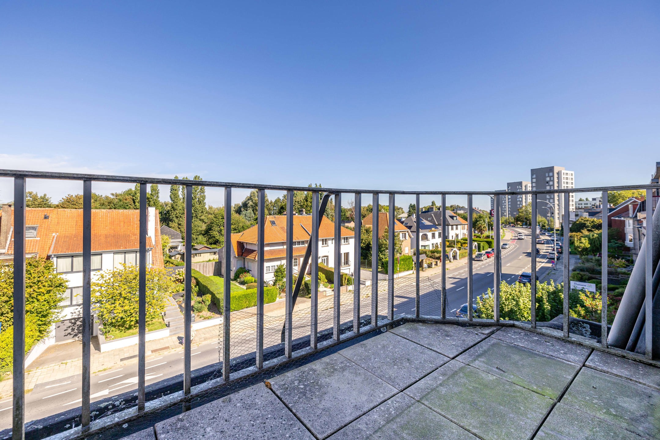 LAKEN : APT met 2 slaapkamers, terras en veel potentieel - foto 5