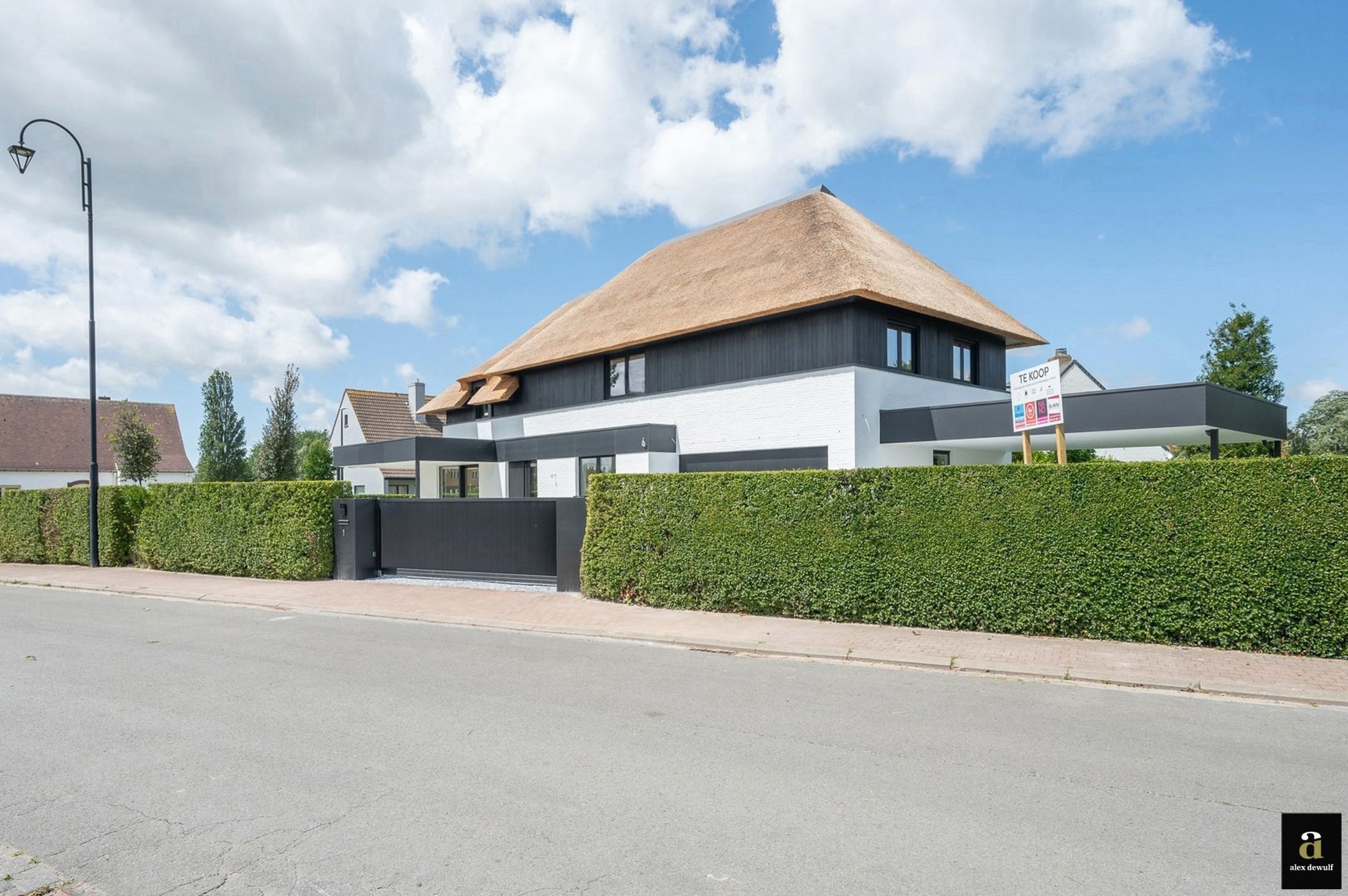 Prachtige nieuwbouw villa met 5 slaapkamers gelegen in een rustige residentiële omgeving vlakbij het centrum. - foto 5
