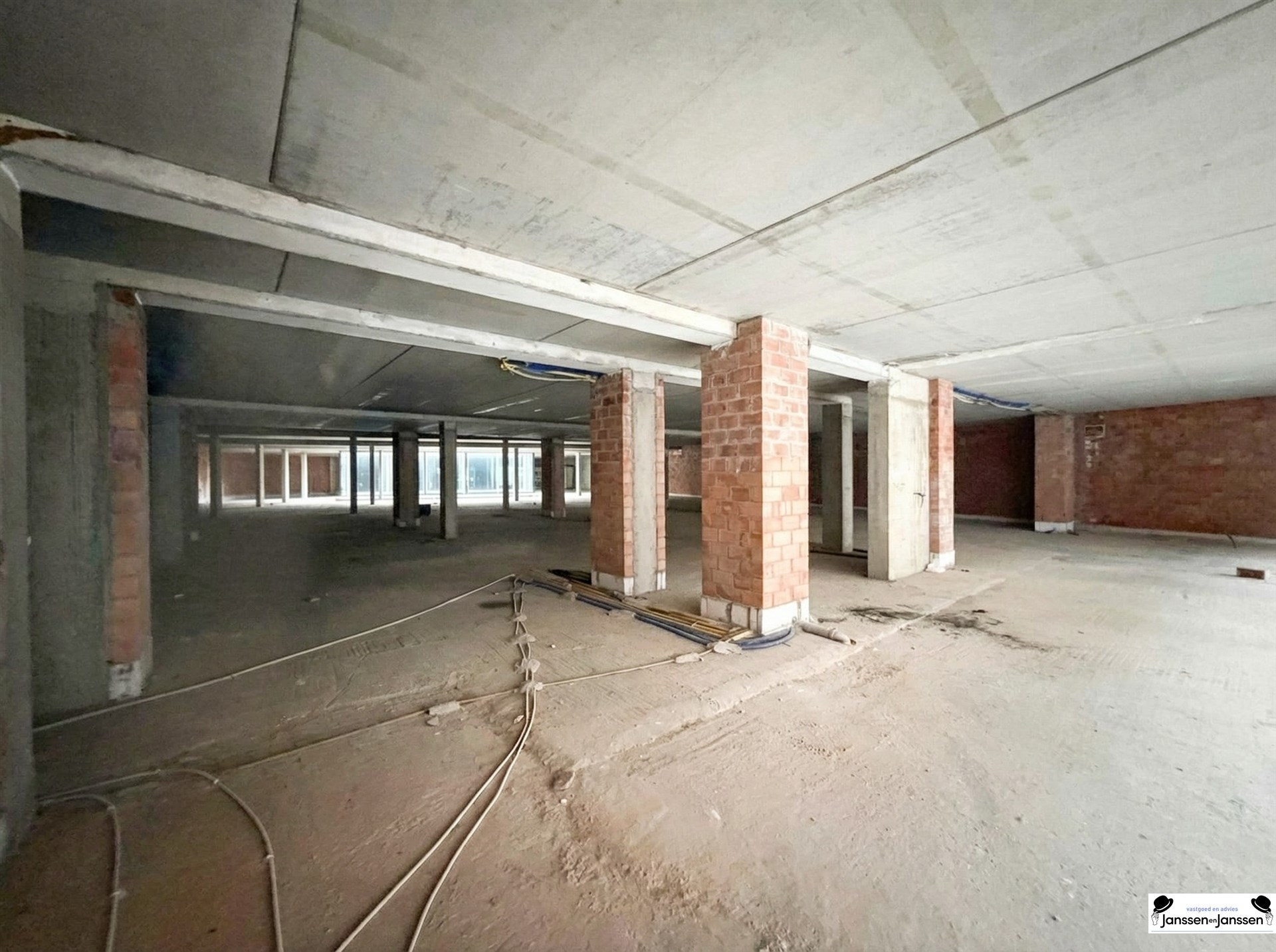 shopping center - photo 4