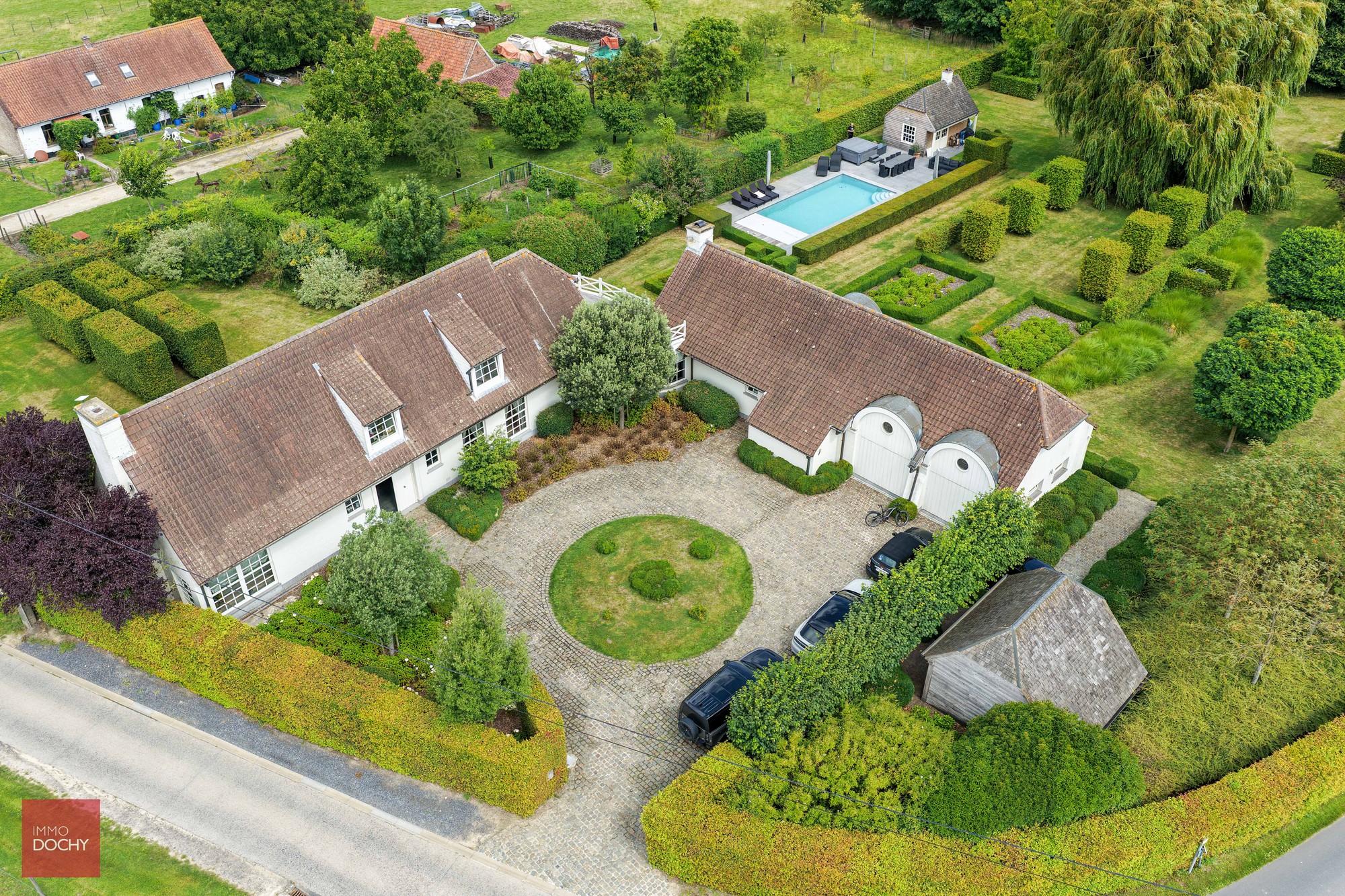 Ruime villa met zwembad en prachtige tuin - foto 3