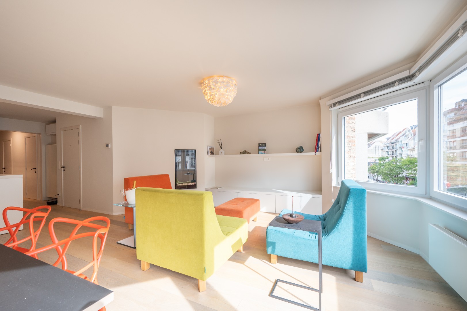 Prachtig gerenoveerd appartement met 2 slaapkamers te Knokke. - photo 4