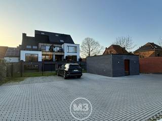 Welkom in de Geeraard De Cremerstraat 133 te Rupelmonde. Dit kleinschalig nieuwbouwproject is gelegen op wandelafstand van de beschikbare winkels...