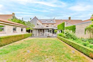 KIJKDAG ZATERDAG 25/04 VAN 10U TOT 12U! (graag vooraf inschrijven) Unieke woning met polyvalente ruimte en zonnige tuin. In het landelijke...