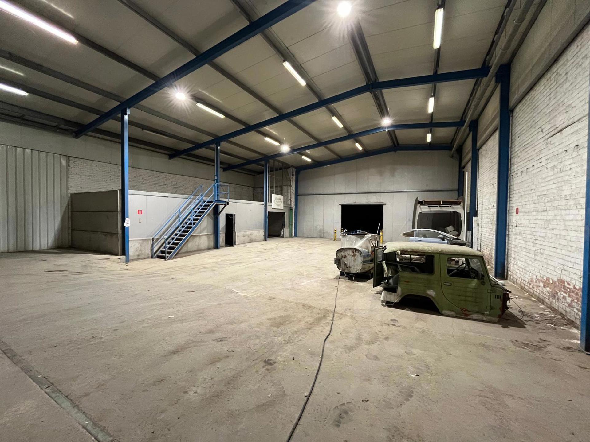 Magazijn unit 58 van  1.109m² centraal  tussen A12 en E19 - foto 4