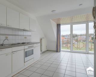 Ben je op zoek naar een studio in een rustige, groene omgeving? Zoek dan niet verder!Deze studio is gelegen in het mooie Schoonbeek. Ondanks de...