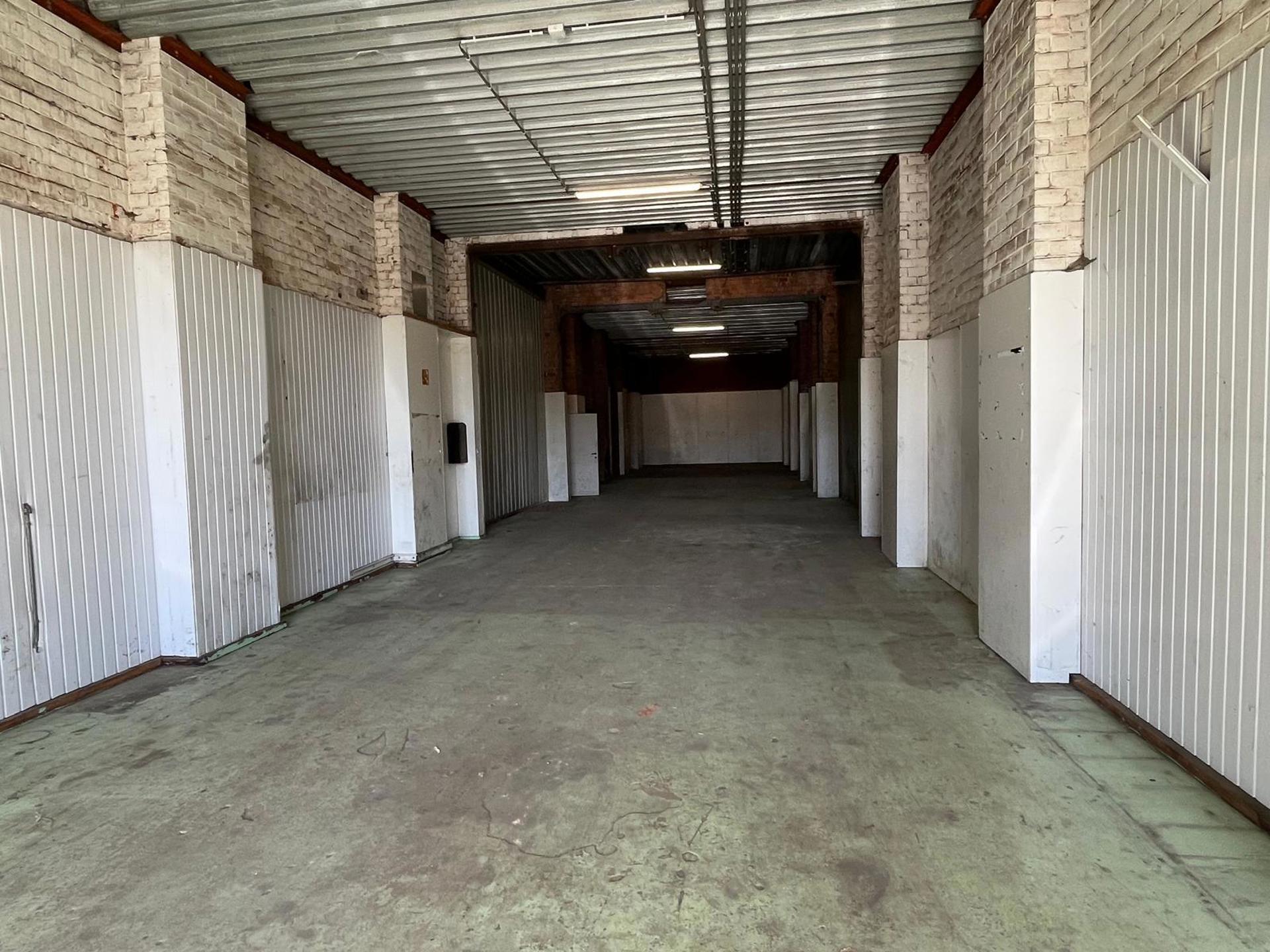 Magazijn Unit 38 EB van 232 m² centraal tussen A12 en E19 (geen poort) - foto 1
