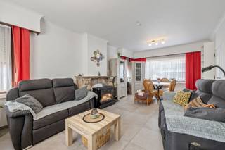 Welkom in deze charmante, instapklare woning gelegen op een uitstekende locatie in Sint-Niklaas, op wandelafstand van winkels, scholen,...