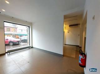 Te huur: Handelspand  in het hart van Maasmechelen! Bent u een gedreven ondernemer op zoek naar een fantastisch handelspand ?Wij presenteren met...