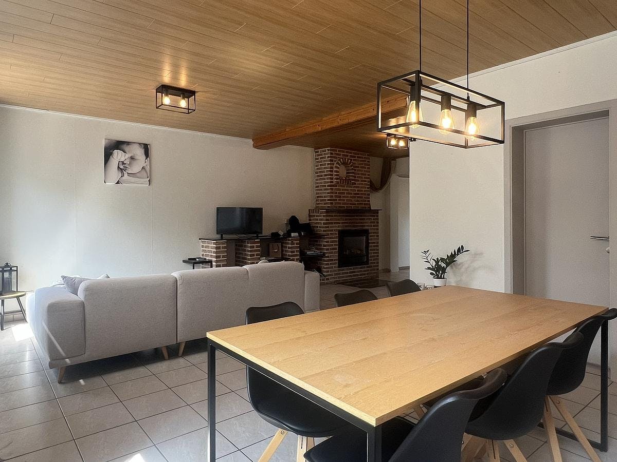 Te renoveren woning met 4 slaapkamers en tuin te Moorslede. - foto 1
