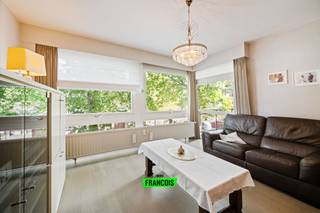 Op een gunstige locatie, nabij belangrijke invalswegen, bevindt zich dit instapklare appartement in een goed onderhouden residentie. Dankzij...