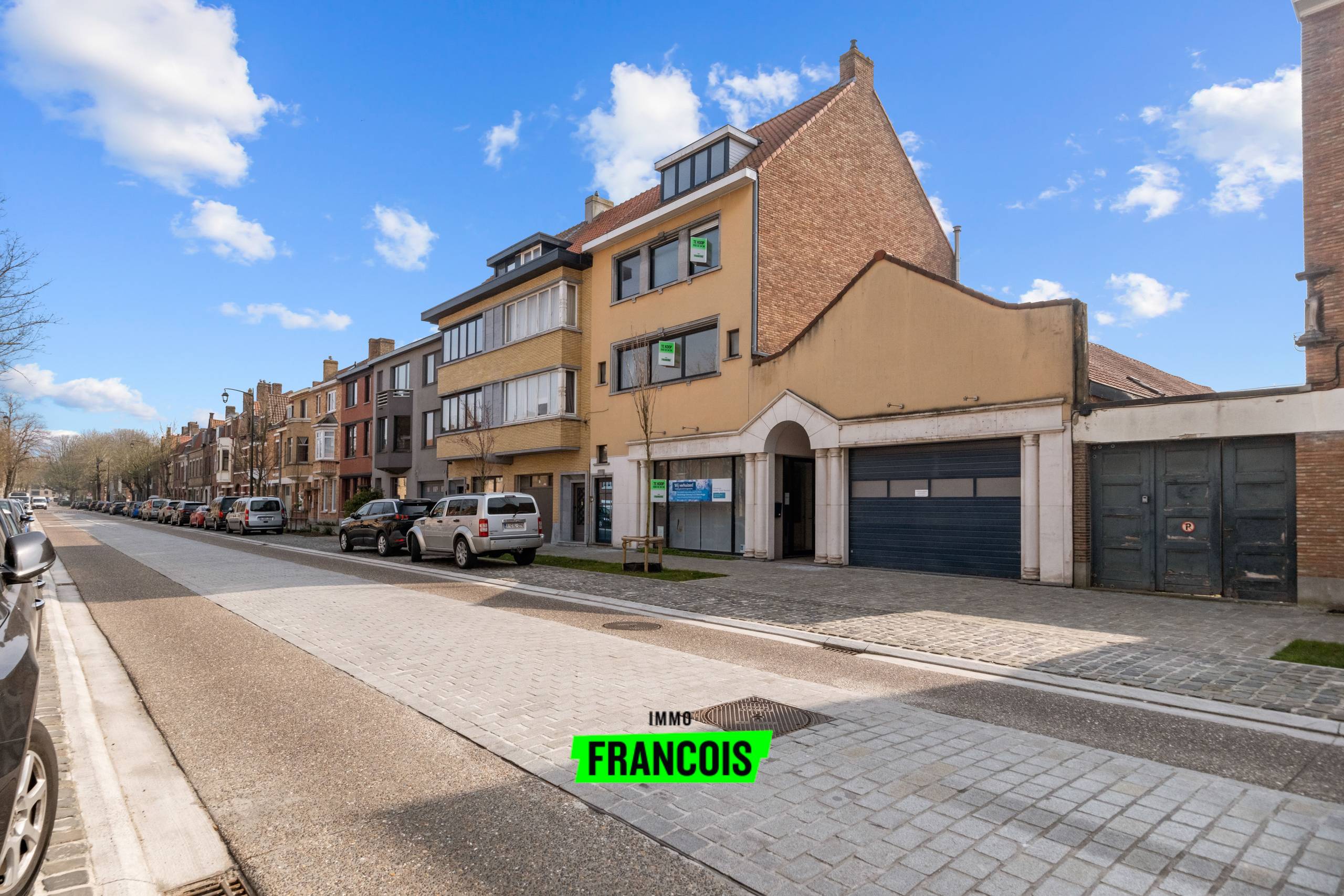 Veelzijdig handelshuis met loodsen op een perceel van 1.332 m² te Brugge - foto 1