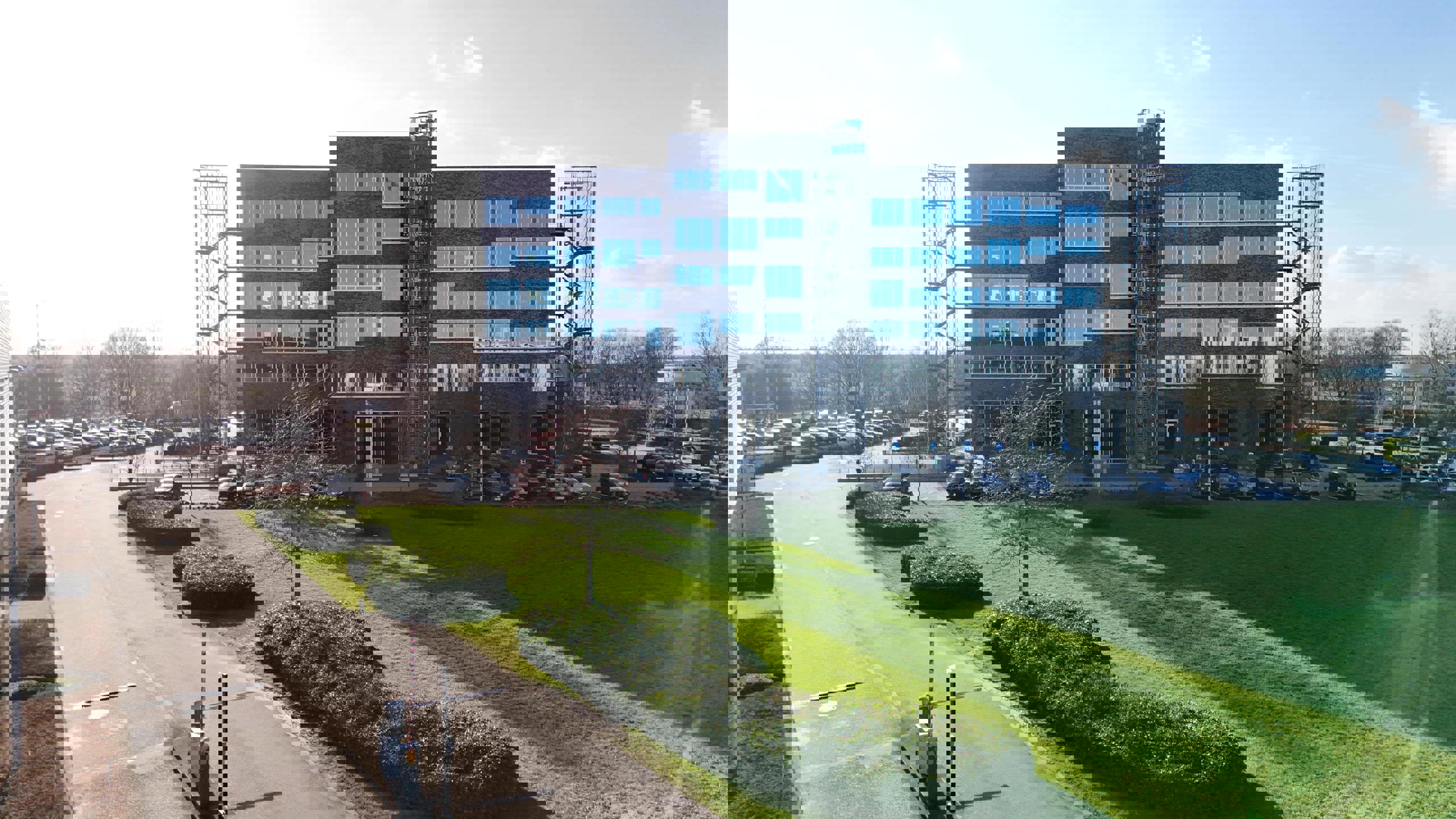 Ruim en Licht Kantoor met Uitzicht op de E313 - foto 2