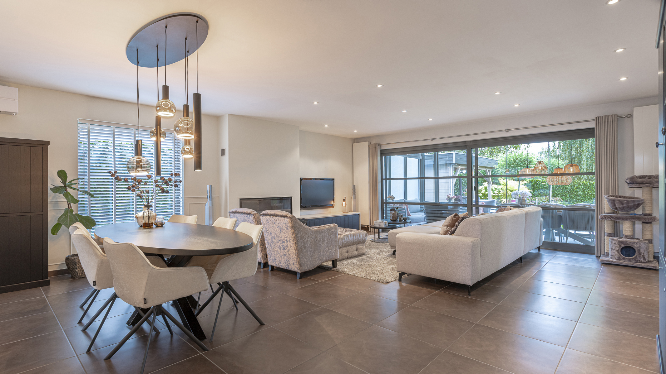 Luxueuze villa in autoluwe omgeving nabij invalswegen. - foto 3