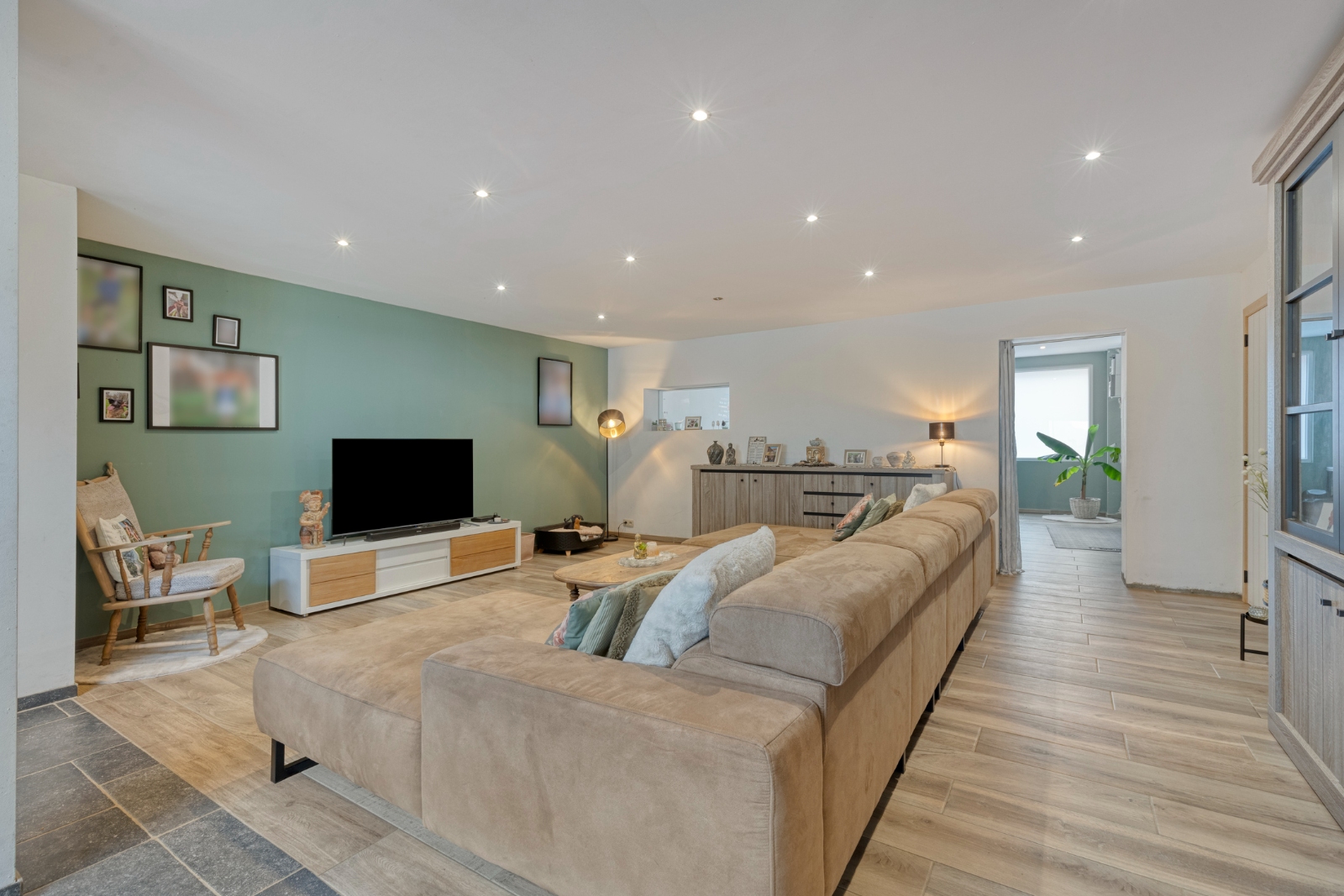 Gerenoveerde woning met grote tuin, uitweg en 5 slaapkamers - foto 5