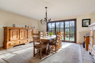 Exclusieve villa op uitzonderlijk domein met vijver in Bonheiden.Langs de Weynesbaan 106 te Bonheiden bevindt zich deze ruime en karaktervolle villa,...