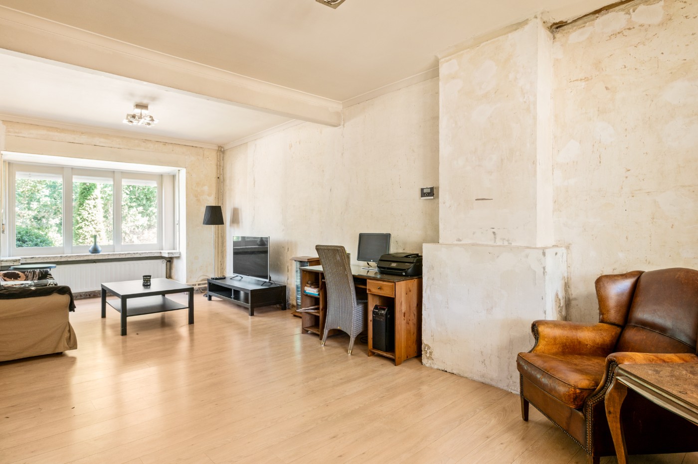 Charmante, te renoveren woning met 2 slpk., garage en tuin - foto 4