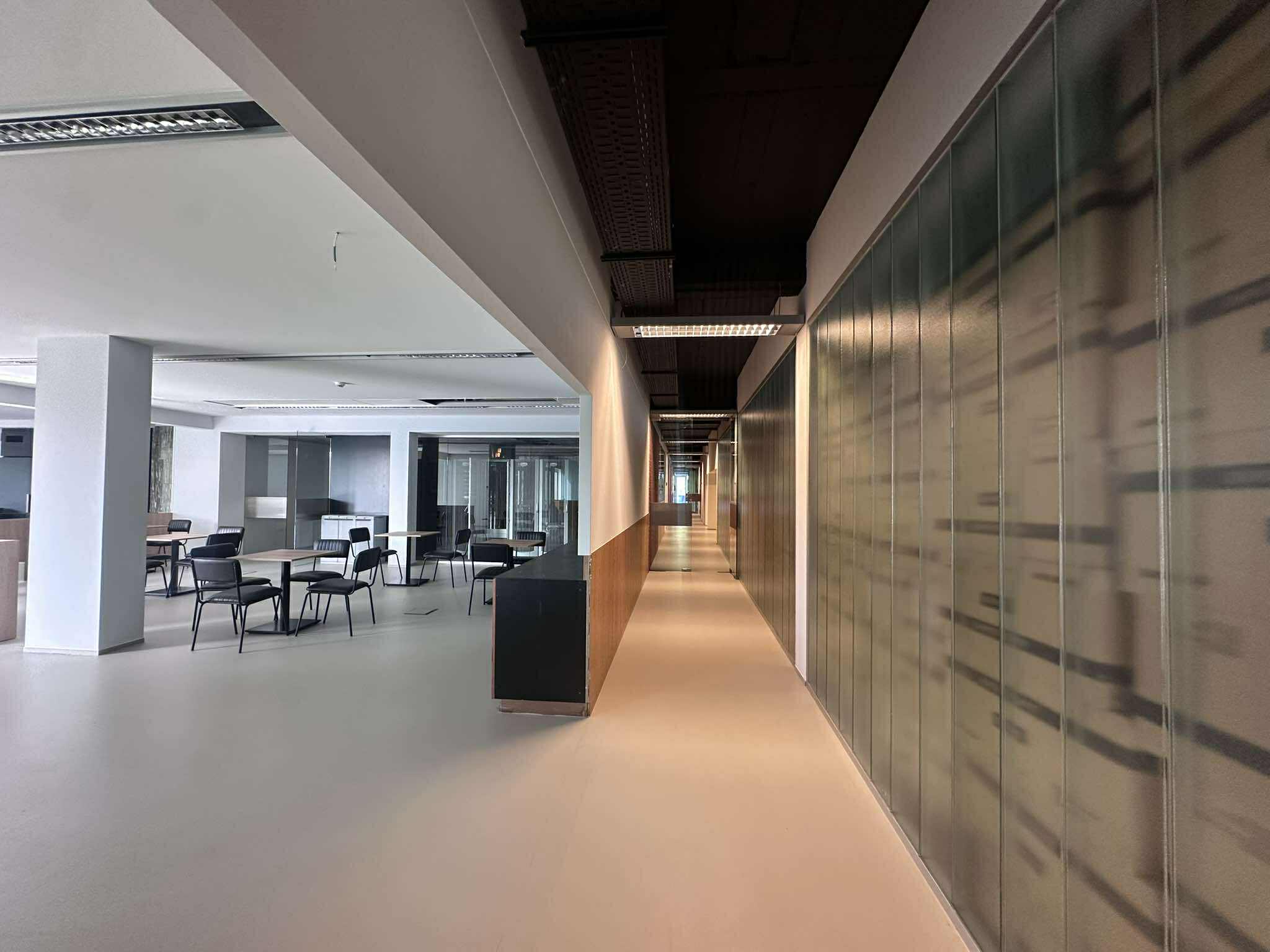 UNIEKE KANTOREN MET PARKING EN VERSCHILLENDE OPPERVLAKTES - foto 5