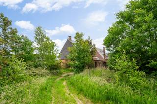 In de Beekstraat te Kerksken bevindt zich een mooi perceel bouwgrond voor een gesloten bebouwing.Met de eerste ca. 21 meter = breedte van 8m en de...