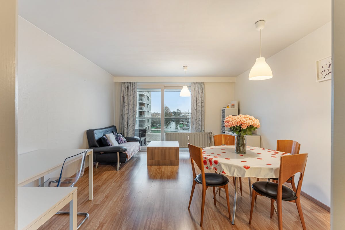 Appartement confortable de 2 chambres avec parking à Hasselt - photo 2