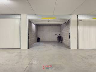 Bent u al een tijd op zoek naar een vlot inrijdbare garagebox? Bent u het beu om op straat een plekje te moeten zoeken? Zijn de meeste...