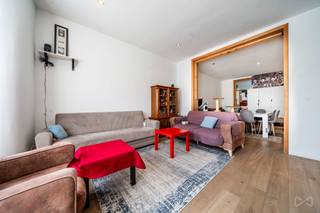 Schaarbeek, ideaal gelegen in de gegeerde Bloemenwijk, bevindt dit lichte appartement van ongeveer 110 m² zich op de eerste verdieping van een...
