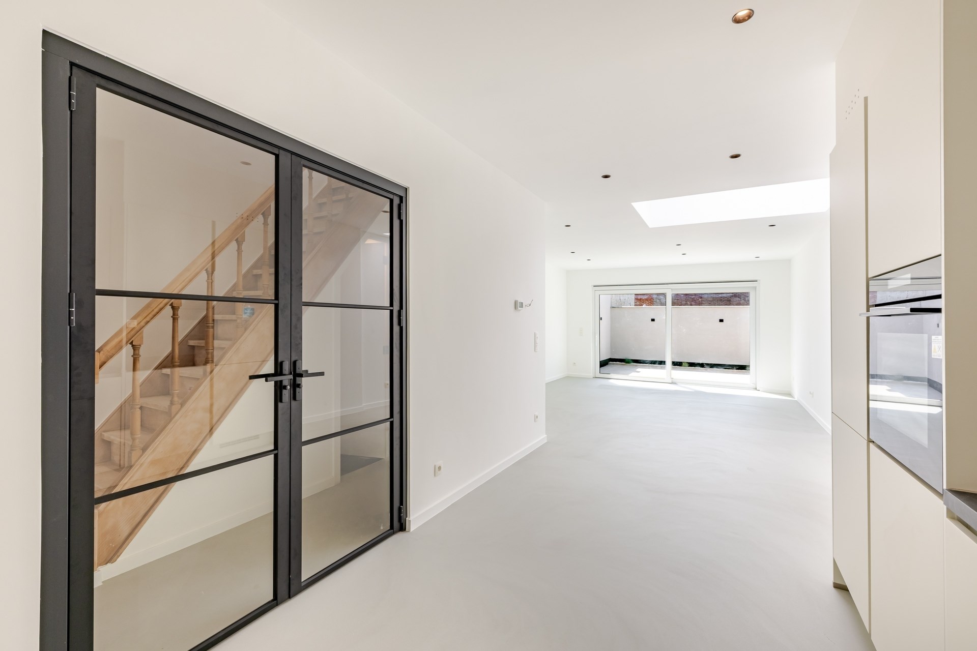 Top gerenoveerde woning met 2 slks en terras - foto 5
