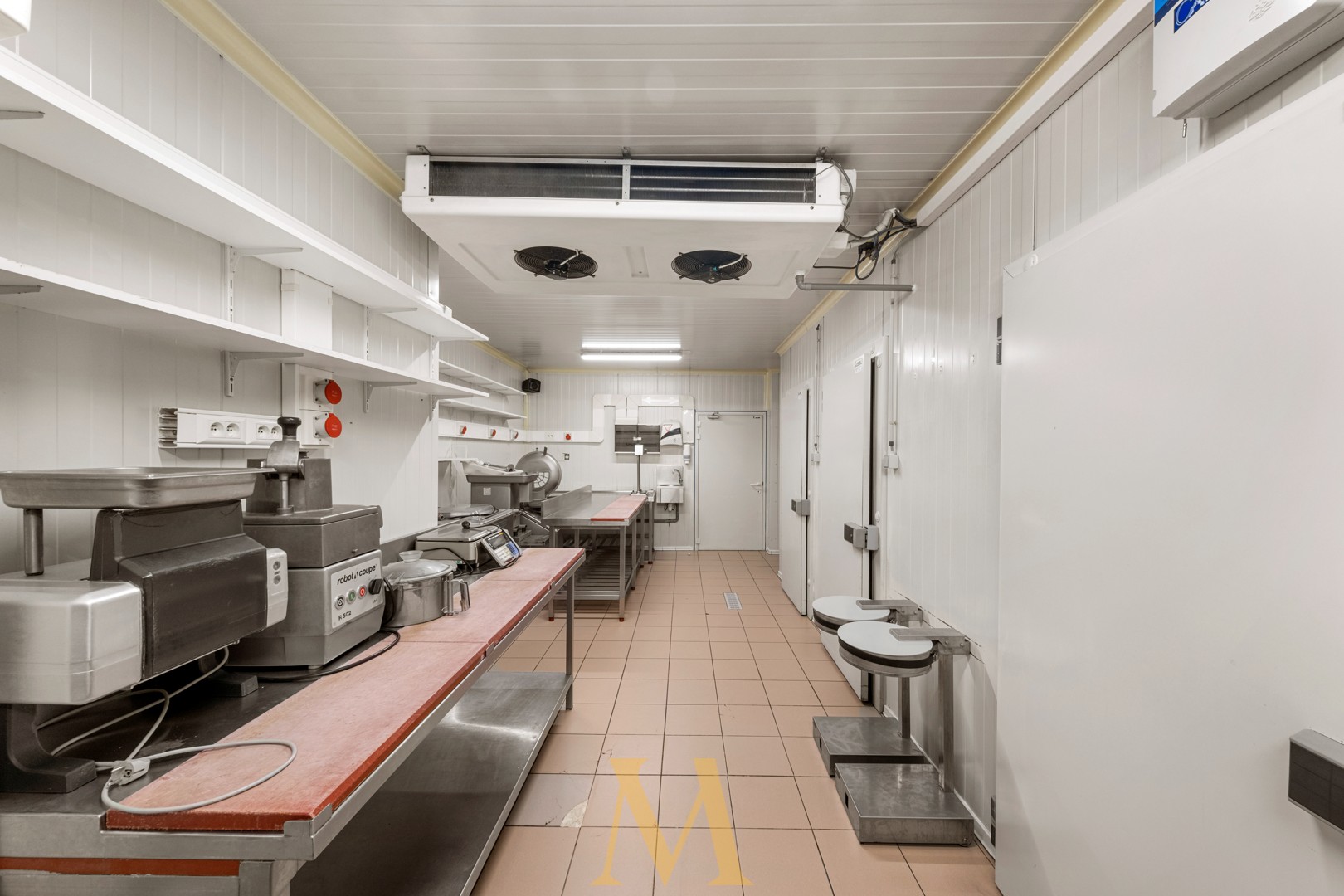 Handelszaak met woonst te koop in het hart van Waregem op AAA-locatie - foto 4