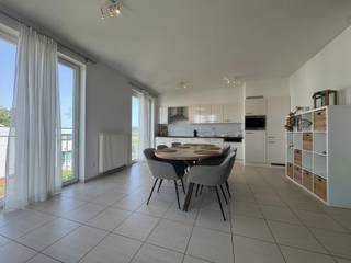 Appartement te huur in MoerbekeBen je op zoek naar een instapklaar appartement met veel ruimte ? Dan is dit prachtige appartement precies wat je...
