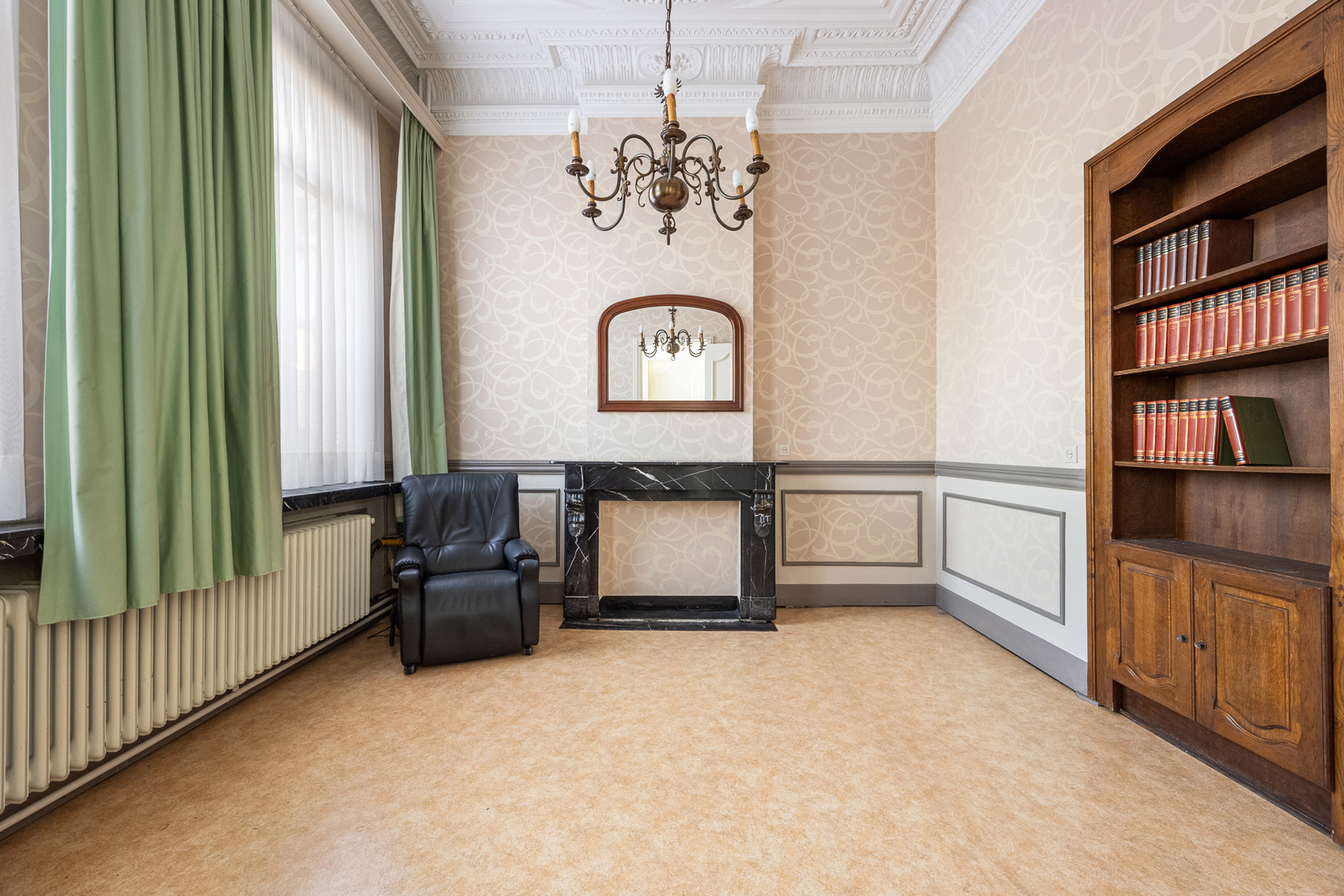 Herenhuis met 5 slaapkamers, tuin en parking. Epc label: F - foto 4