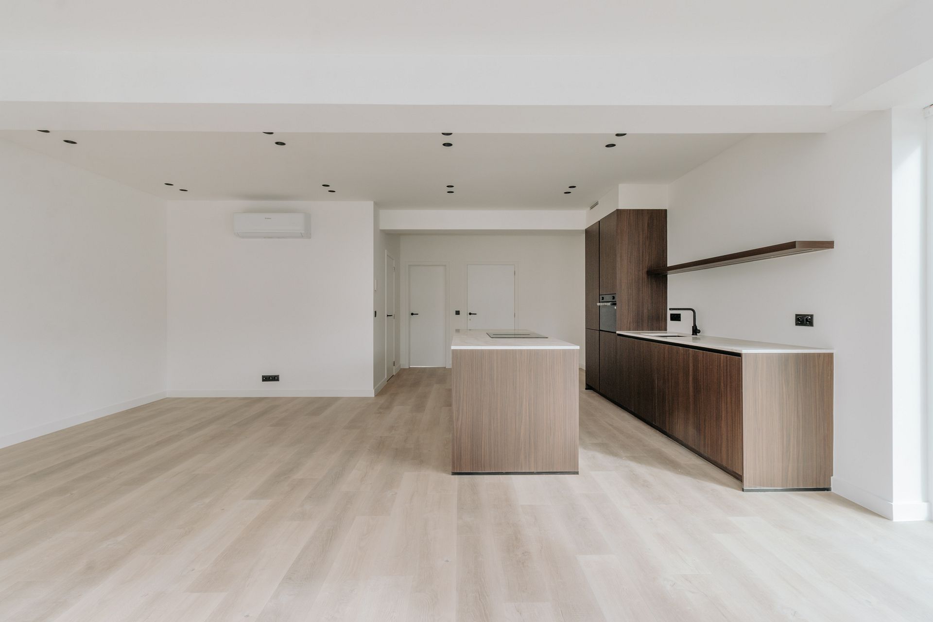 Gelijkvloersappartement met tuintje en garagebox! - foto 4