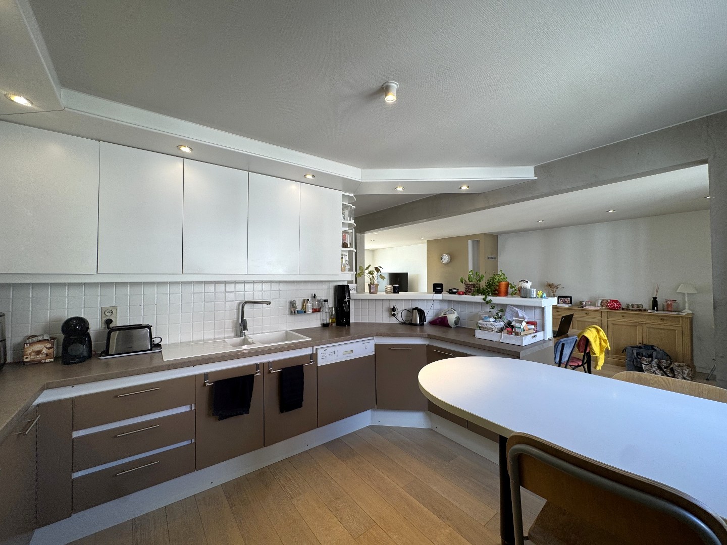 Spacious family home with sunny outdoor spaces in the village center of Westkapelle. - photo 5