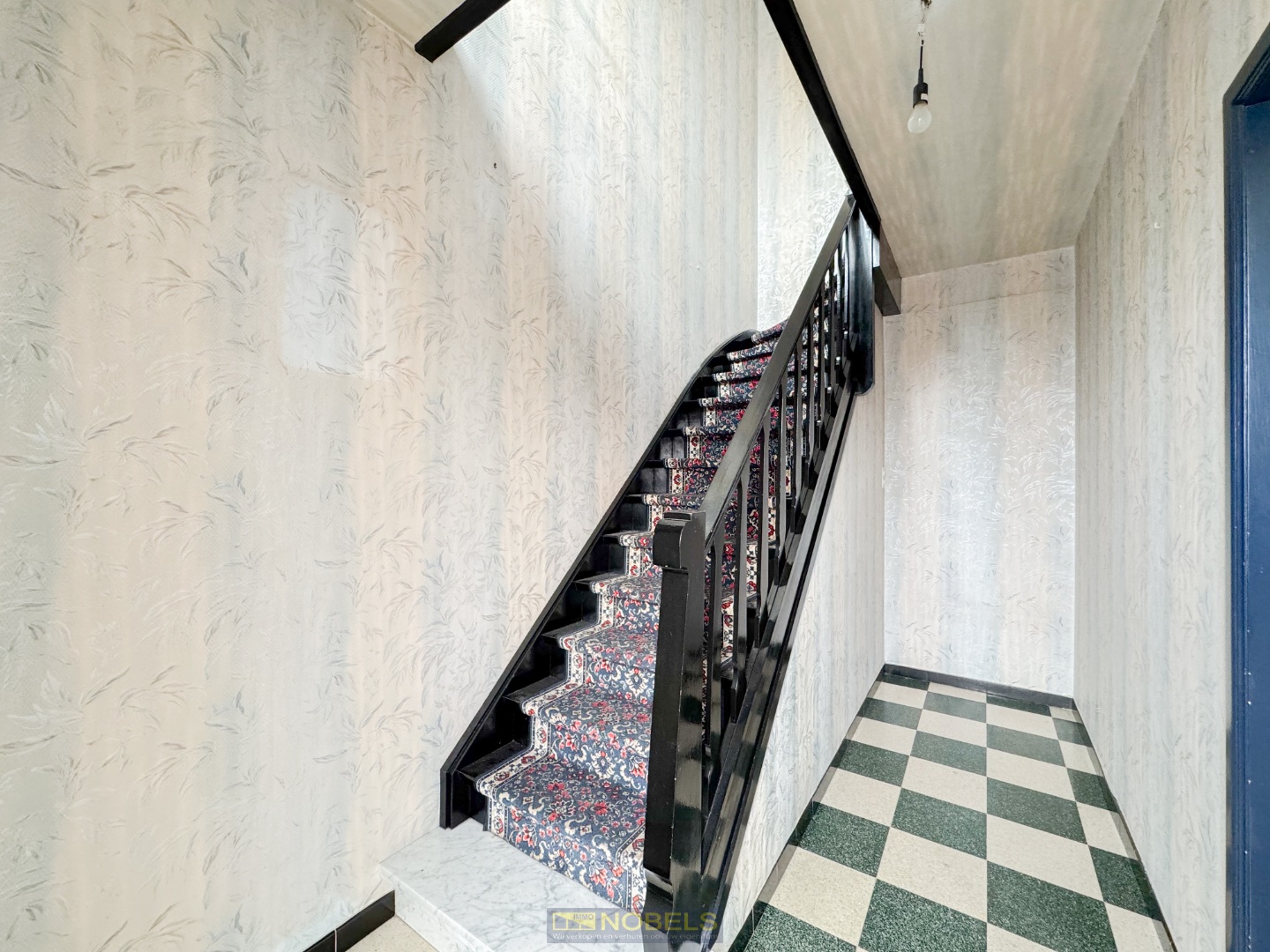 Te koop, ruime te renoveren gezinswoning met zonnige tuin te Oudenaarde! - photo 4