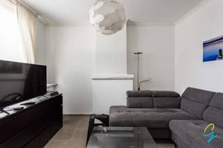 TE KOOP IN HET CENTRUM VAN HEUSDENBent u op zoek naar een energiezuinige, instapklare woning met een gezellige tuin op een centrale ligging?Dan is...