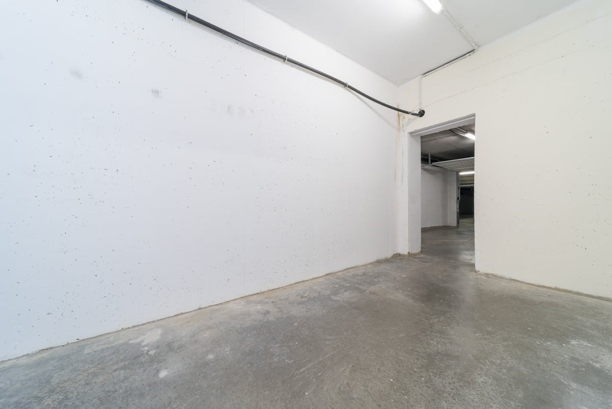 Ondergrondse garage met aansluitende berging te huur in Veurne - foto 4