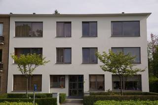 Dit appartement is gelegen in het Koningshof van Schoten! Nabij winkels, openbaar vervoer, scholen, ... Klein gebouw bestaande uit 6...