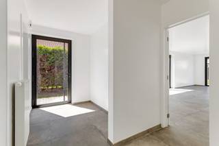 Deze prachtige halfopen nieuwbouwwoning is gelegen in een doodlopende straat, pal in het centrum van Berendrecht. Dankzij de centrale ligging...