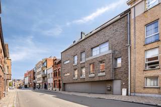 Beste prijs/kwaliteitsaanbod van Sint-Truiden en omstreken bestaande uit een garage van 195 m² voor 4 wagens, 3 slaapkamerwoning met lift van 230...