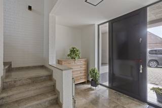 OKEGEM: Ruime en moderne gezinswoning in Ninove met 4 slaapkamers, 254,5 m² bewoonbare oppervlakte en een royale, onderhoudsvriendelijke tuin...