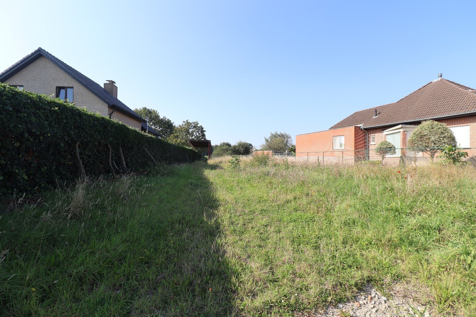 BOUWGROND VAN 763 M2 VOOR OPEN BEBOUWING OP UITSTEKENDE LOCATIE - foto 2