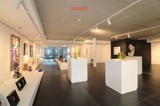 Optimaal gelegen handelsruimte (winkel-of kantoorruimte) van maar liefst 219m2 in nieuwe residentie aan de voet van de basiliek van Scherpenheuvel...