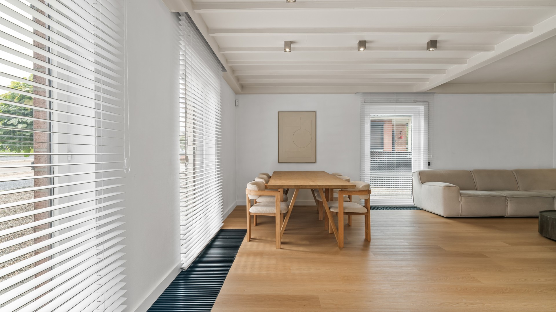 Open bebouwing met 4 slpkrs en 3 badkamers op 21a 15ca - foto 4