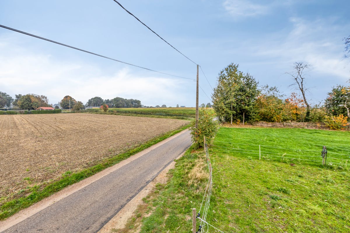 Rustig gelegen bouwgrond met vrij zicht op een riant perceel voor open bebouwing te koop - foto 5