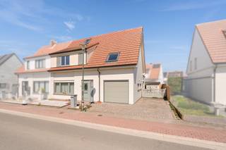 [[ DIT PAND NEEMT DEEL AAN DE ERA OPEN HUIZEN DAG OP 13/6 VAN 9:30 TOT 10:30 ]]Te koop: Halfopen bebouwing in het centrum van Wolvertem, op...
