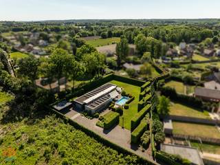 Op een uitstekende locatie te Baal (Tremelo) bevindt zich deze prachtige, moderne villa met een bewoonbare oppervlakte van 295 m² op een perceel...