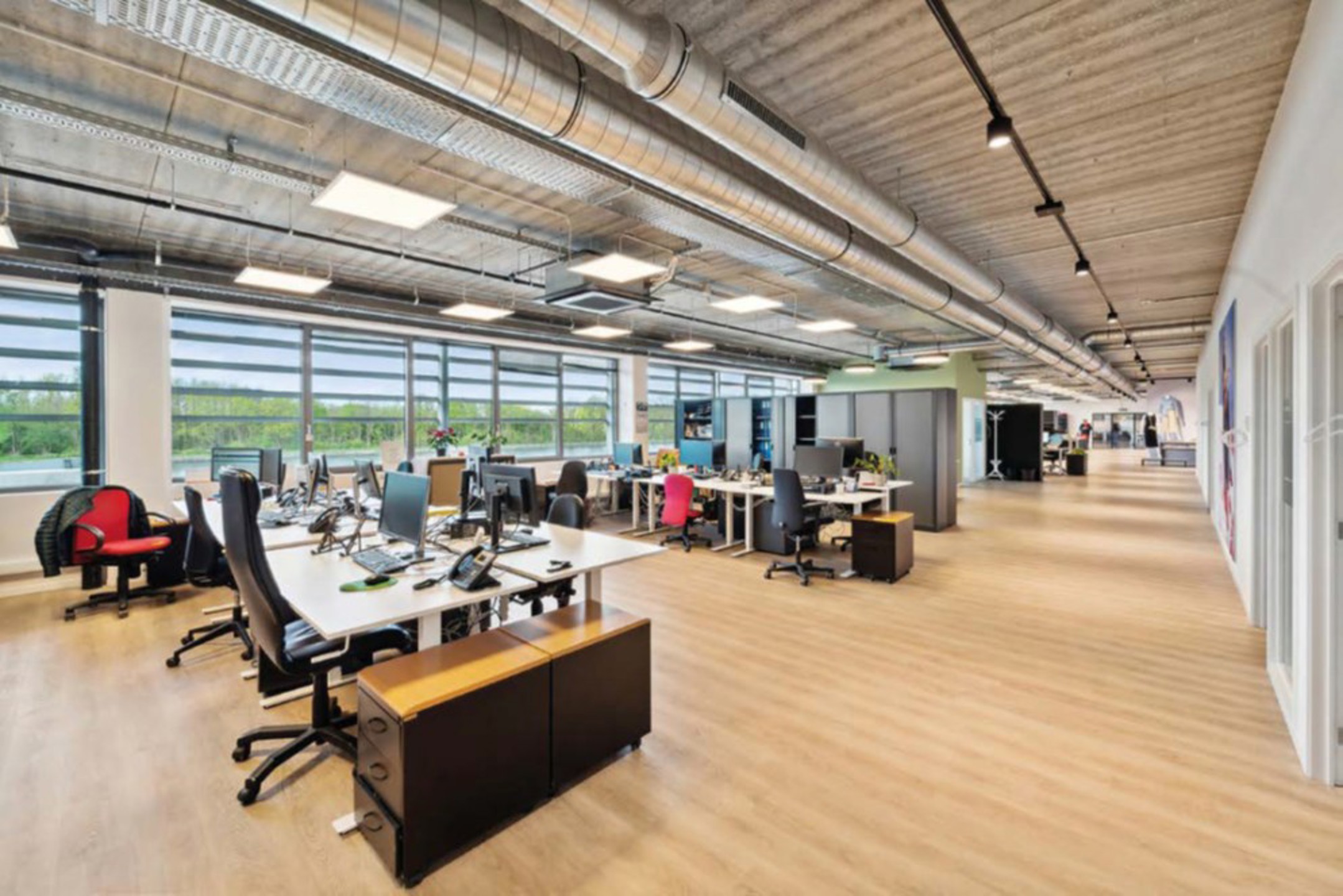 Grote logistiek 22.224m²  met kantoren en buiten terrein  - foto 4