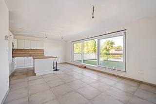 Deze ruime nieuwbouwappartement biedt een grote lichtrijke leefruimte met een uitgeruste keuken, 3 SLPKS en 2 zongerichte terrassen/balkonAPPARTEMENT...