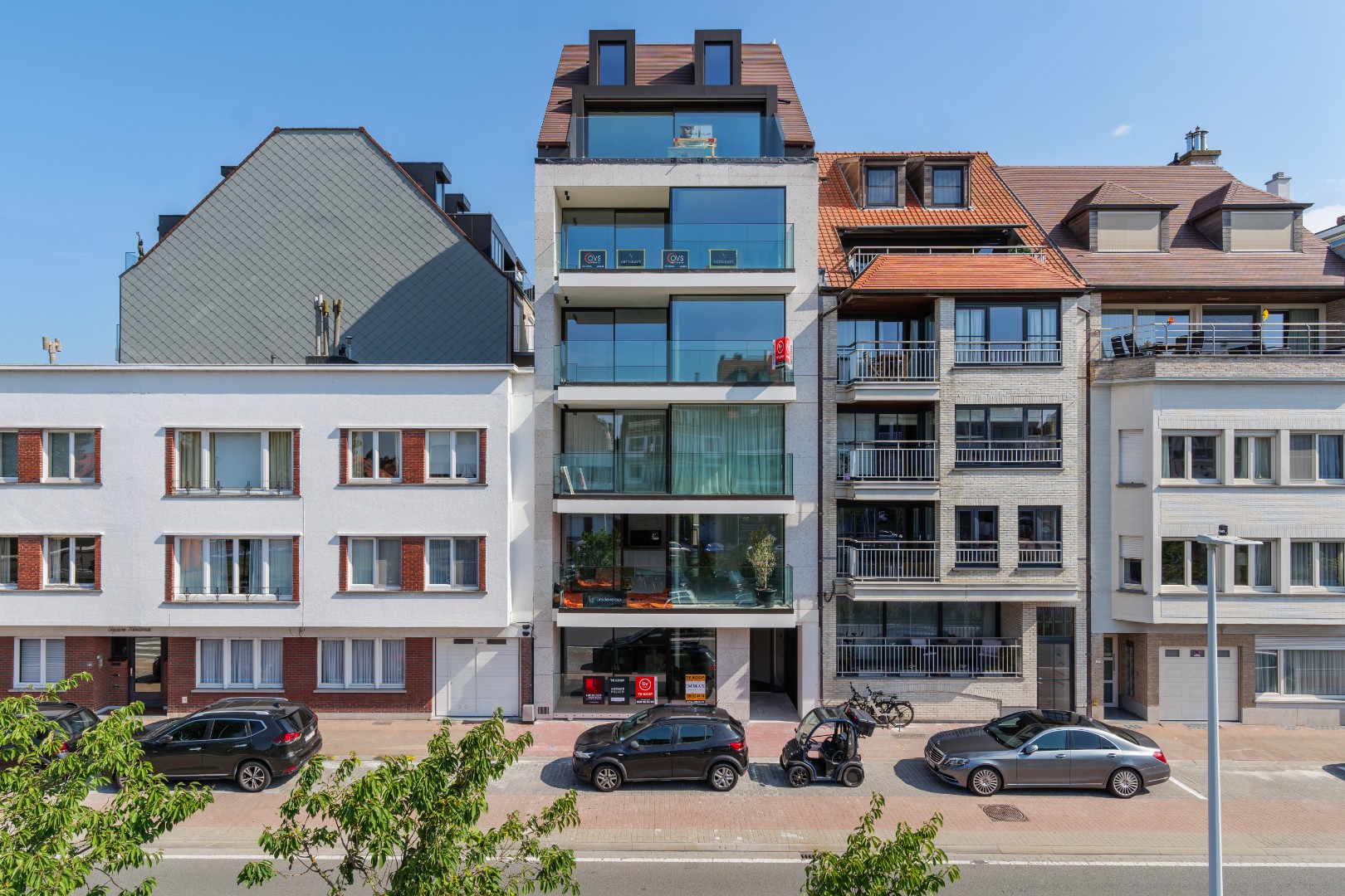 Nieuwbouw appartement op een centrale ligging met 3 slaapkamers te Knokke. - foto 3